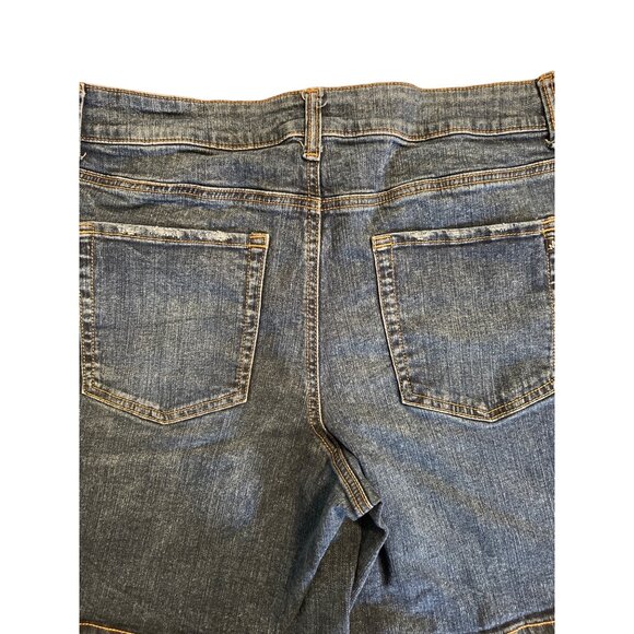 Women's blue denim shorts Maurices size 18W button fly mid rise - Picture 6 of 6